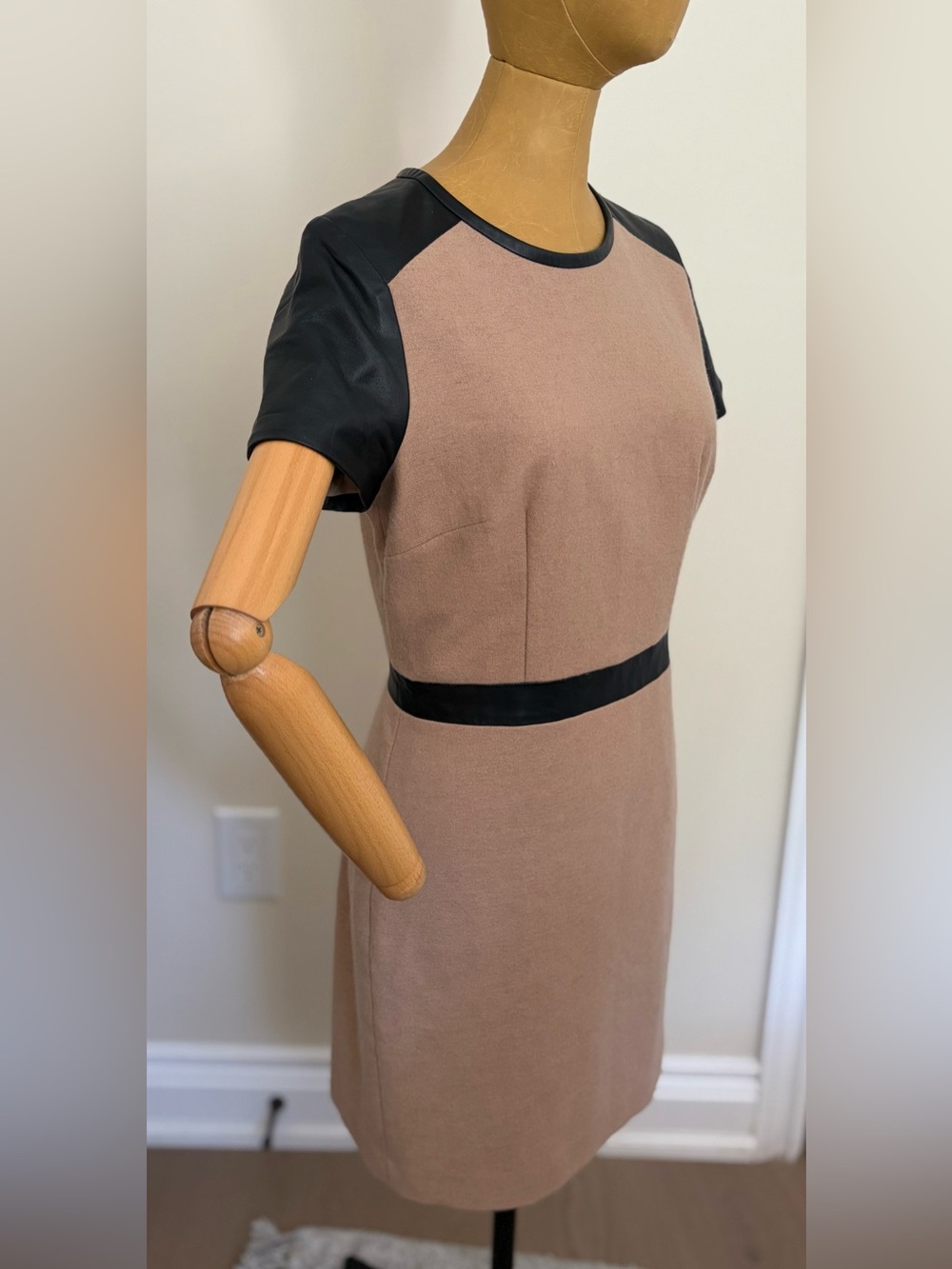 CLUB MONACO Short Sleeve Colourblock Wool Lined Leather Dress with Black Trim